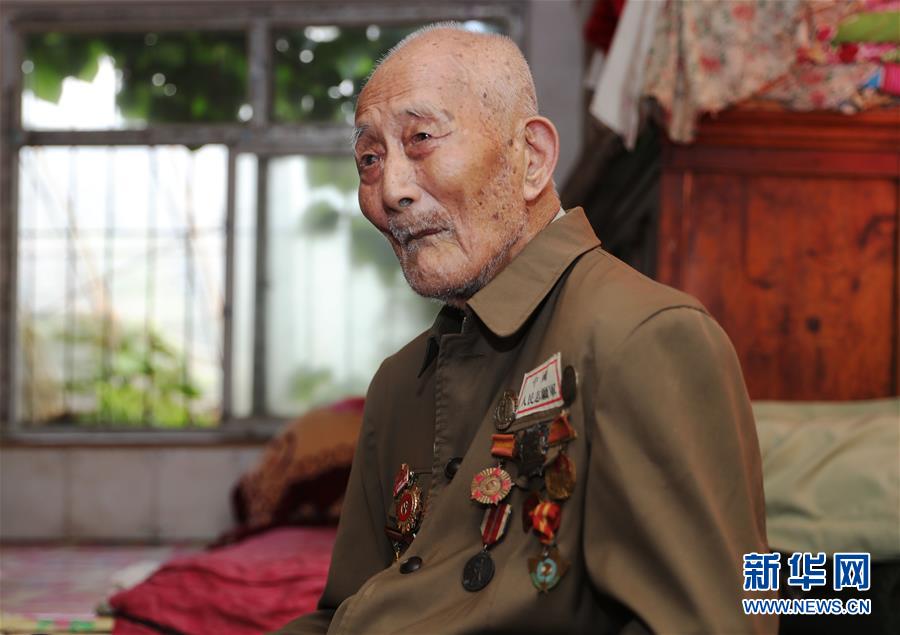 （紀(jì)念抗美援朝70周年&middot;圖文互動）一等功臣 英雄本色&mdash;&mdash;96歲志愿軍老戰(zhàn)士孫景坤深藏功名甘于奉獻一生清貧