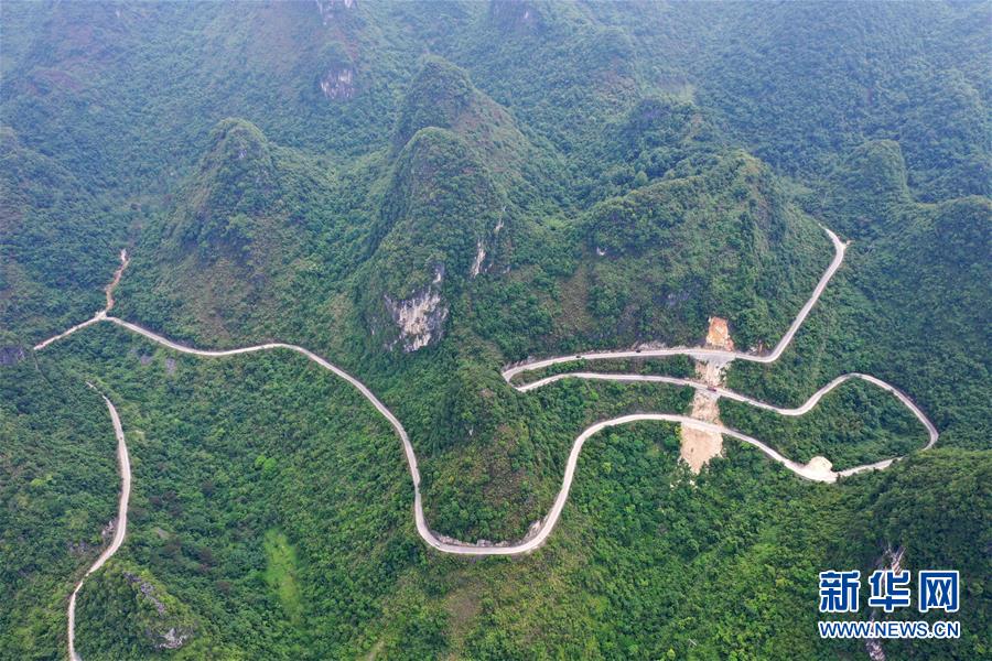（新華全媒頭條&middot;圖文互動(dòng)）（2）&ldquo;石山王國(guó)&rdquo;筑路記
