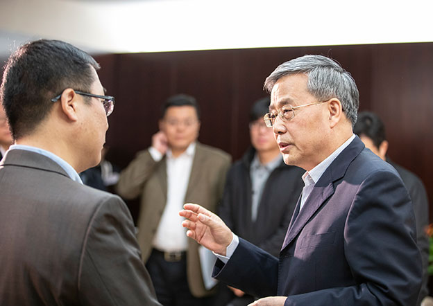 讓銀行業(yè)金融機(jī)構(gòu)愿意做、能夠做、也會(huì)做民營(yíng)企業(yè)業(yè)務(wù)