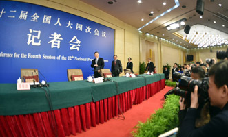 尚福林、劉士余、項俊波等步入會場