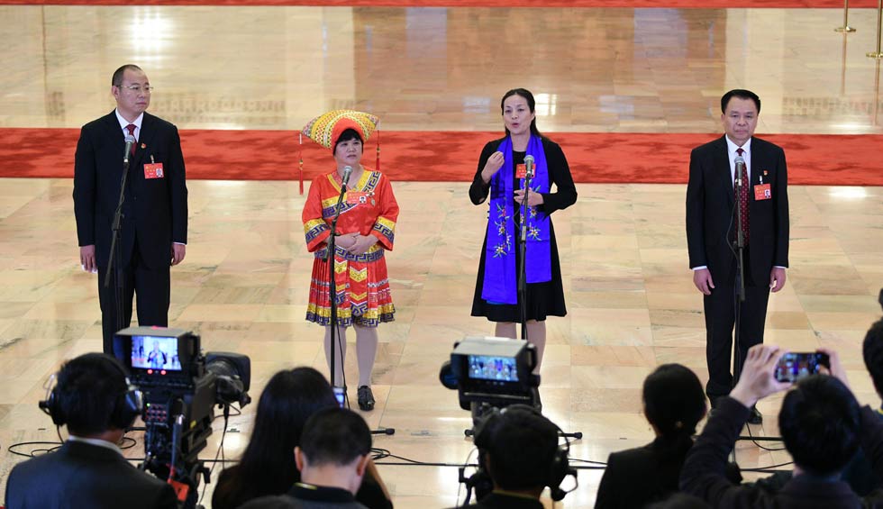 蔡松濤、杜麗群、楊小玲、賈立群接受采訪