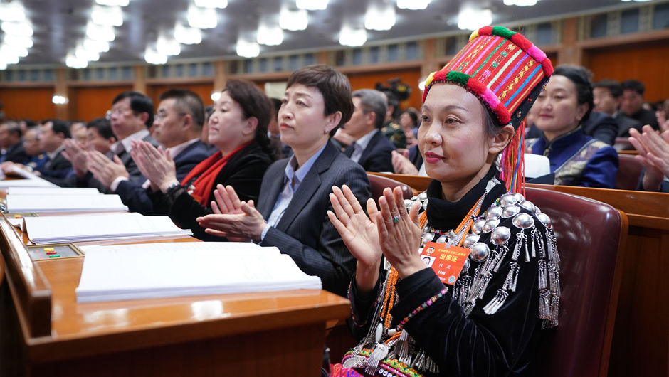 全國政協(xié)十三屆二次會(huì)議舉行第三次全體會(huì)議