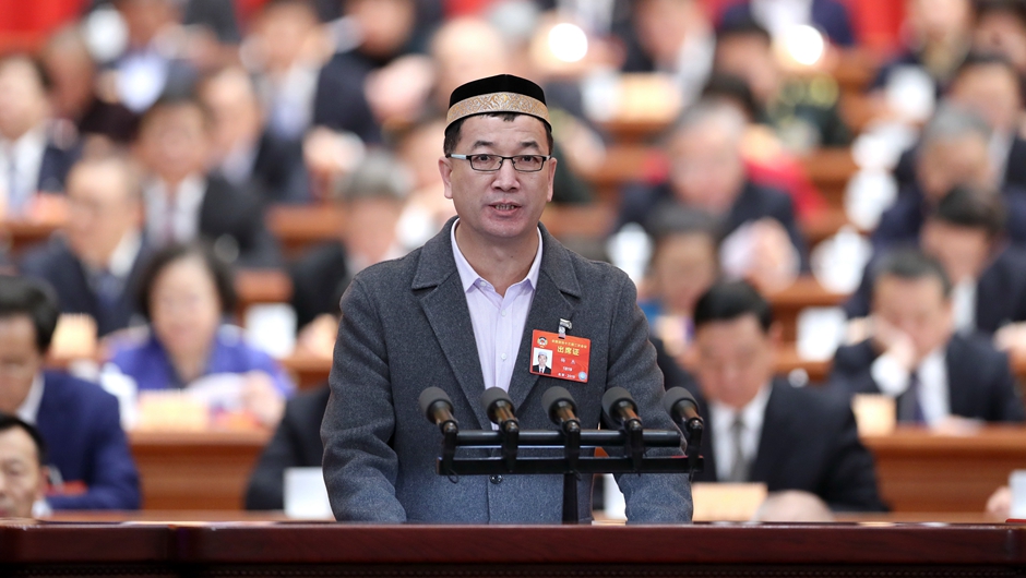 新疆維吾爾自治區(qū)呼圖壁縣政協(xié)副主席、伊斯蘭教協(xié)會(huì)會(huì)長，呼圖壁縣城鎮(zhèn)陜西寺阿訇 楊杰
