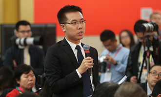 中央電視臺(tái)、中國(guó)國(guó)際電視臺(tái)記者提問(wèn)