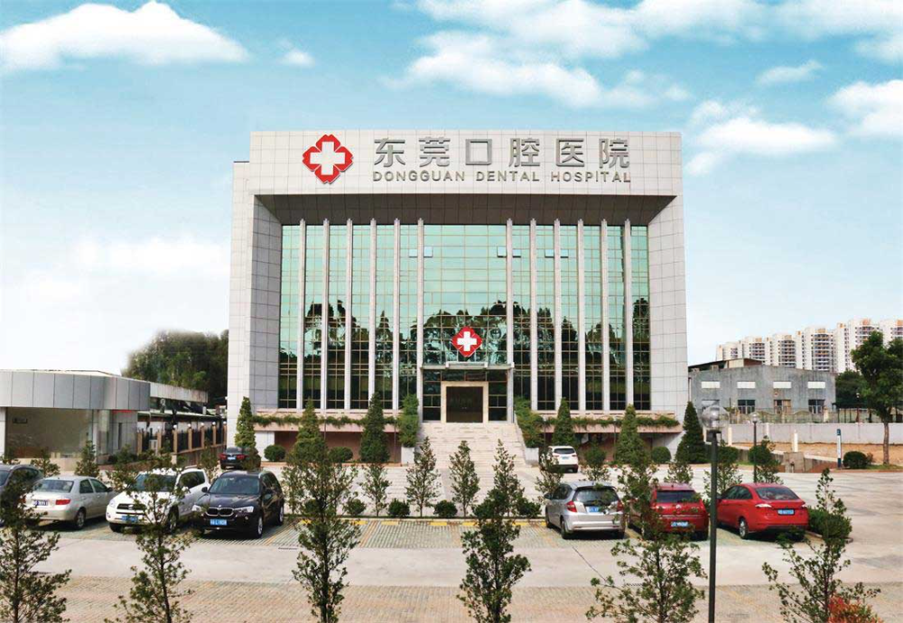 東莞口腔醫(yī)院樹脂貼面怎么樣？樹脂貼面適何牙縫過寬嗎？