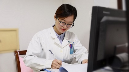 有才！這位女醫(yī)生自創(chuàng)說唱視頻，讓科普更&ldquo;接地氣&rdquo;