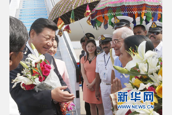 9月17日，國家主席習近平抵達古吉拉特邦艾哈邁達巴德市，開始對印度進行國事訪問。 新華社記者 鞠鵬 攝