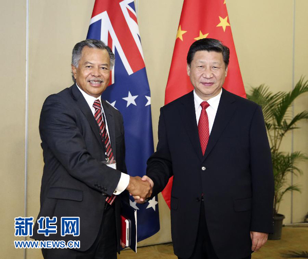 11月22日，國家主席習(xí)近平在斐濟(jì)楠迪會見庫克群島總理普納。新華社記者丁林?jǐn)z 