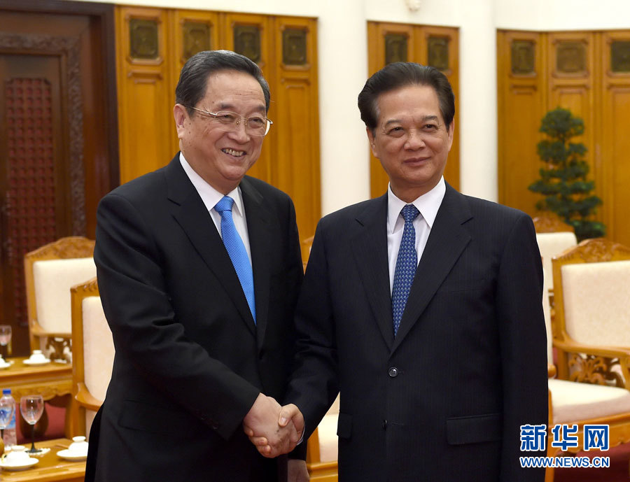 12月25日至27日，中共中央政治局常委、全國(guó)政協(xié)主席俞正聲對(duì)越南進(jìn)行正式訪問(wèn)。這是12月26日，俞正聲在河內(nèi)會(huì)見越南政府總理阮晉勇。 新華社記者馬占成攝