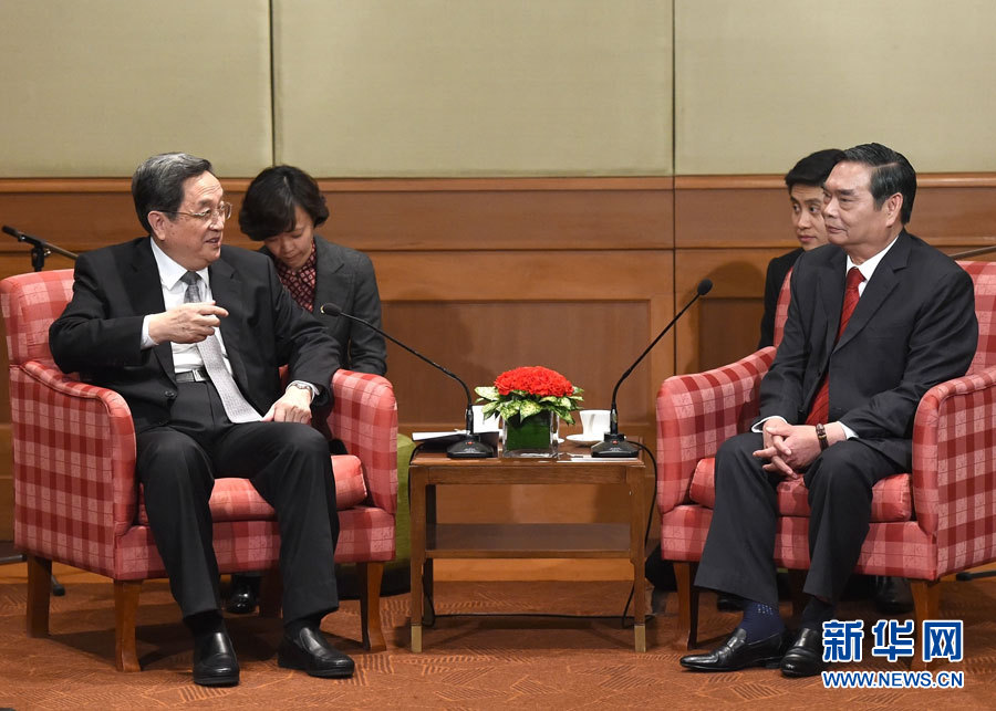 12月25日至27日，中共中央政治局常委、全國(guó)政協(xié)主席俞正聲對(duì)越南進(jìn)行正式訪問(wèn)。這是12月25日，俞正聲在河內(nèi)會(huì)見越共中央書記處常務(wù)書記黎鴻英。 新華社記者劉建生攝