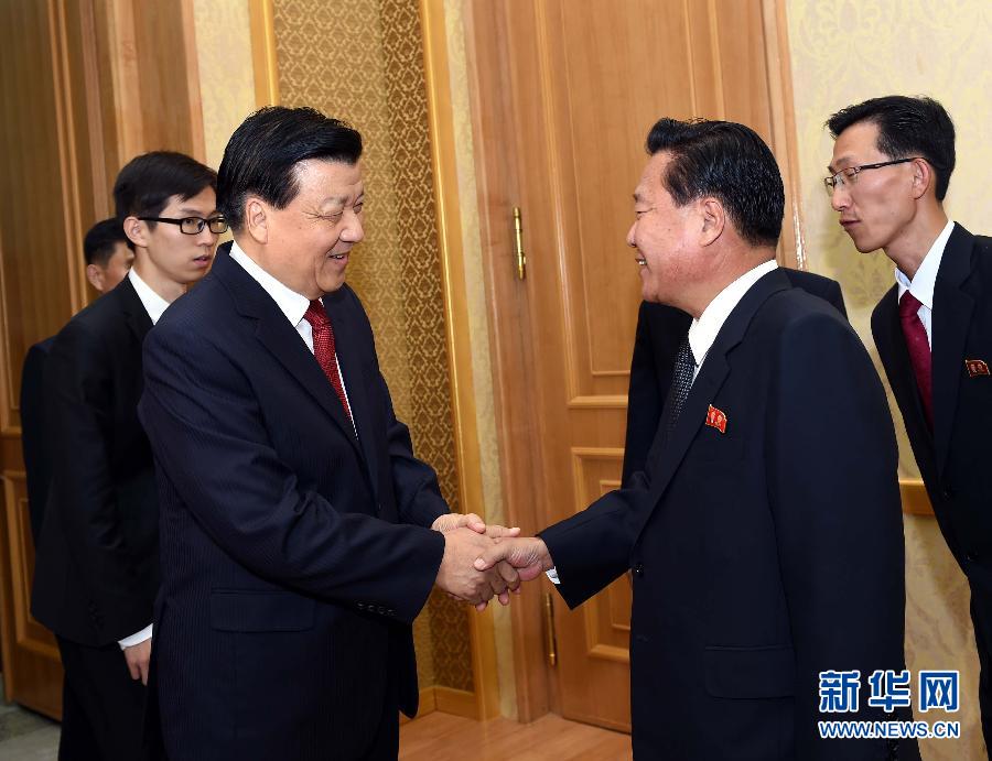 10月9日，在朝鮮進行正式友好訪問的中共中央政治局常委、中央書記處書記劉云山與朝鮮勞動黨中央政治局委員、中央書記崔龍海舉行會談。新華社記者 饒愛民 攝