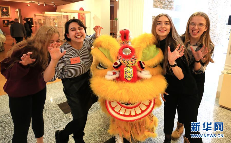 （國際&middot;圖文互動）（5）白俄羅斯國家美術(shù)館里的中國年